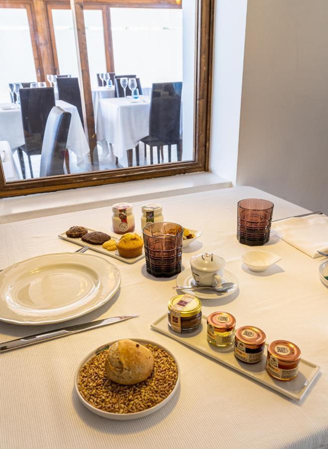 Casa Corsetti - Locanda E Ristorante Magione Bagian luar foto